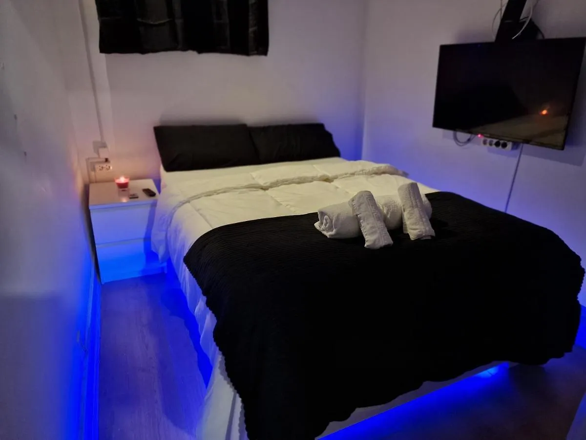 شقة Quarto Em Apartamento Lgbt Adult Only Lisboa